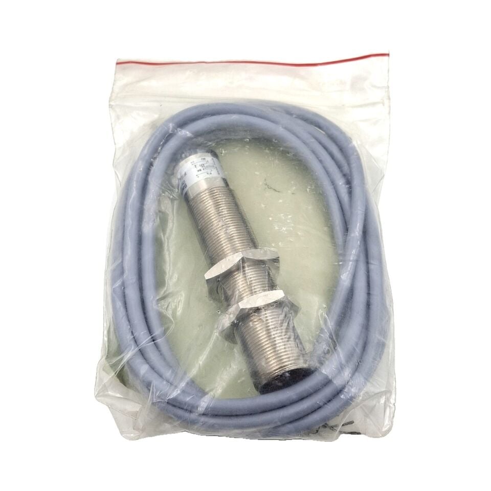 BAUMER FRA 18P1001 M18 Reflektörlü Optik Sensör PNP