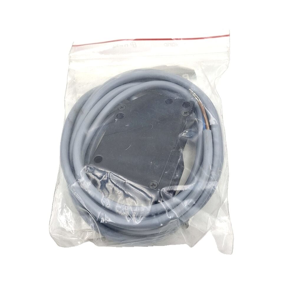 BAUMER FRD 15A3001 Reflektörlü Optik Sensör