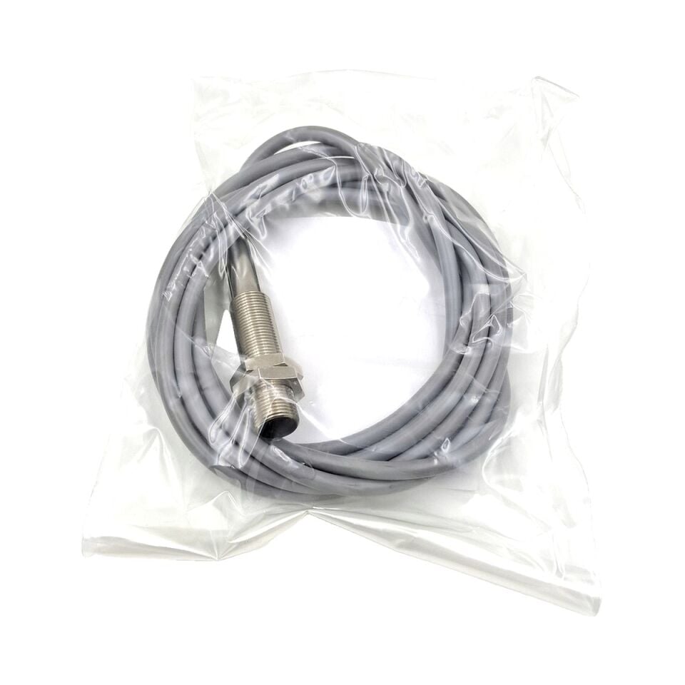 BAUMER FZAM 12P1104 M12 Cisimden Yansımalı Optik Sensör PNP