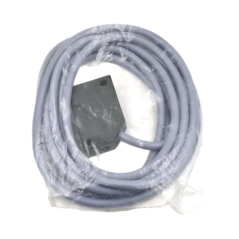 BAUMER IFFK 12A1501 L Kare Tip Endüktif Sensör