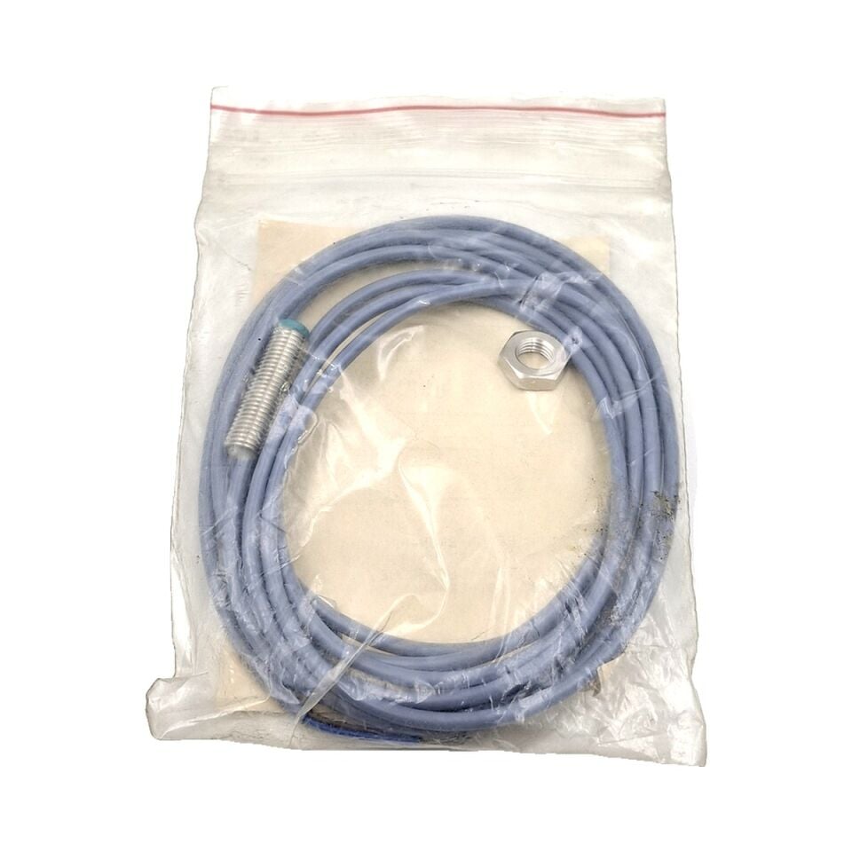 BAUMER IFRM 08P1101 L M8 Endüktif Sensör PNP